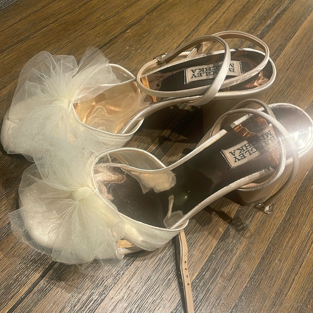 Badley Mischka size 8